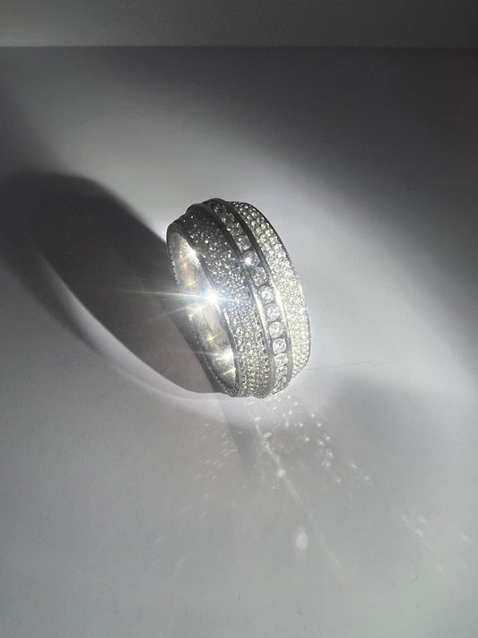 Multi-row eternity ring