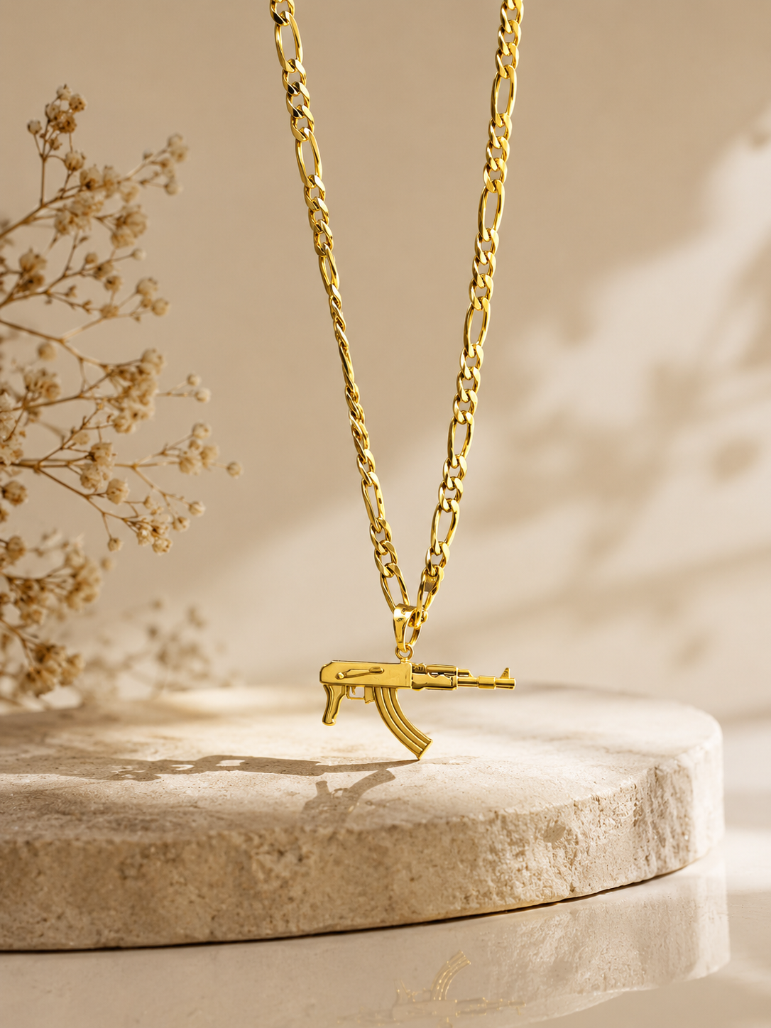Gouden Figaro ketting met AK-47 geweer hanger